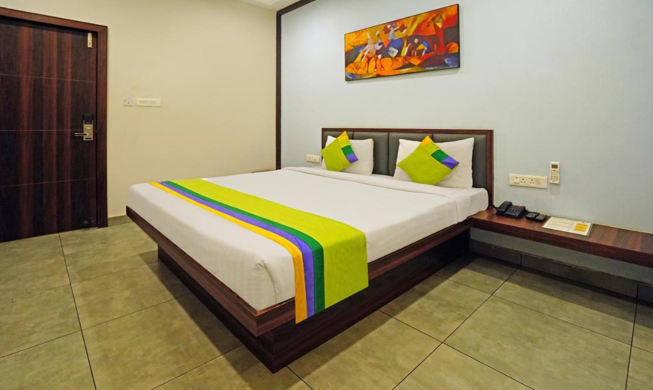 Treebo Lazystay Grand Patia Bhuvanesvar Kültér fotó