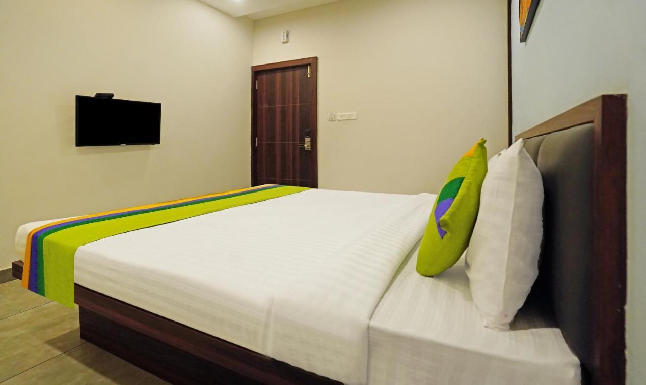 Treebo Lazystay Grand Patia Bhuvanesvar Kültér fotó